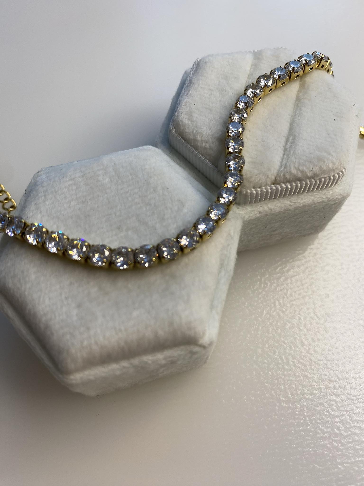 Bransoletka z cyrkoniami B11