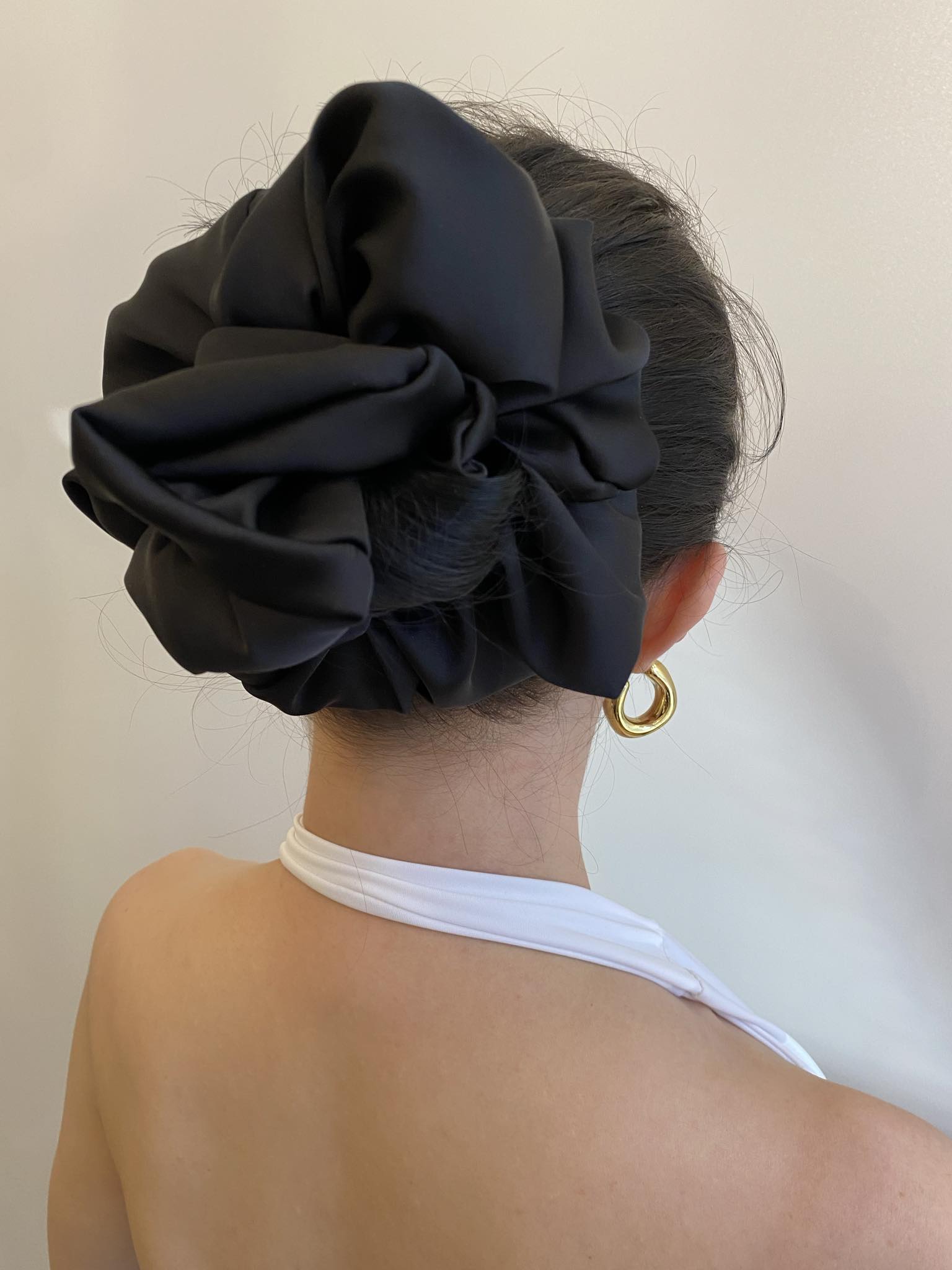 Scrunchie black gumka satynowa