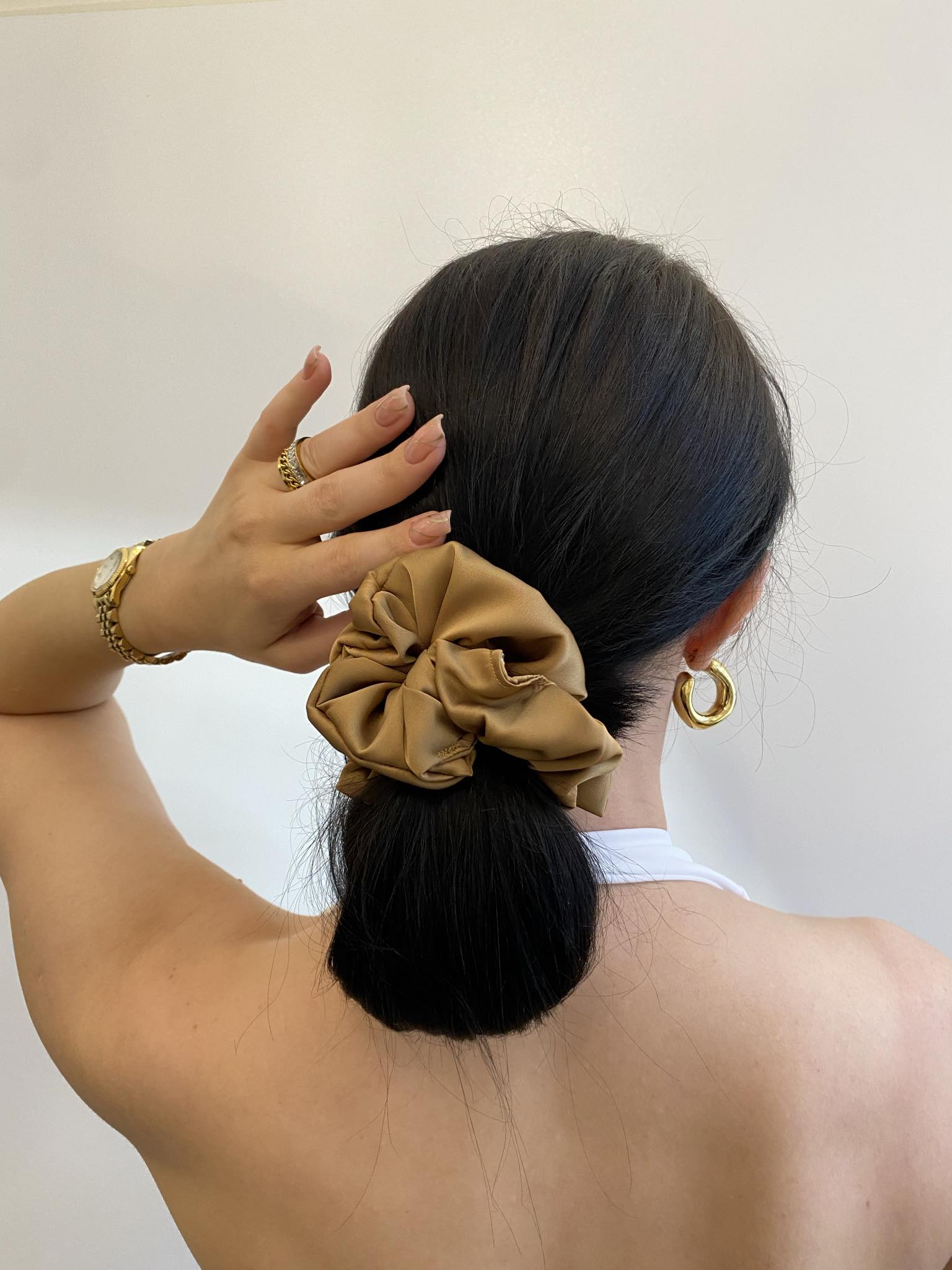 Scrunchie beżowa satynowa